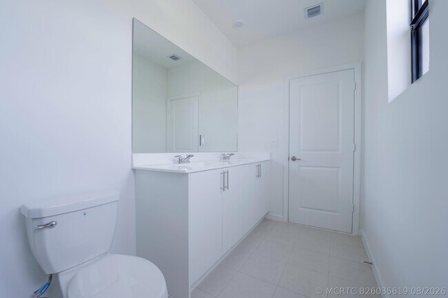 Building Photo - 5838 Park Pl