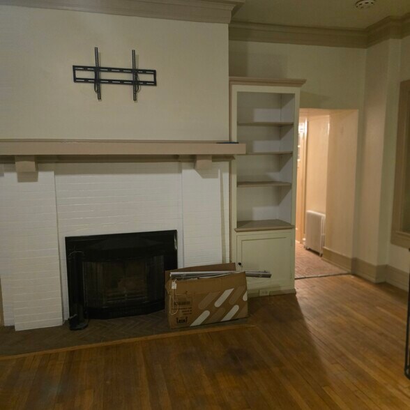 Building Photo - 6008 8th Ave