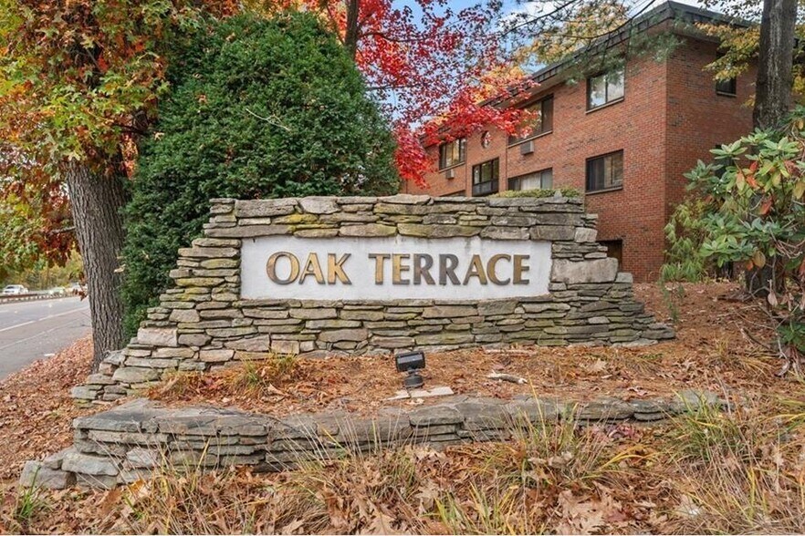 Building Photo - 1325 Worcester Rd