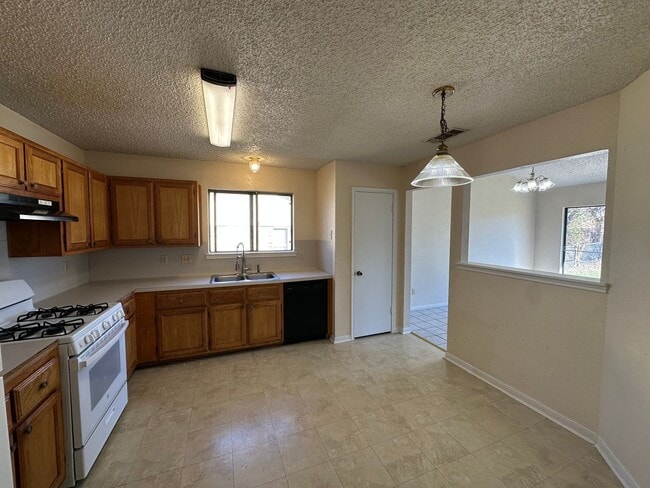 Building Photo - COMING SOON !