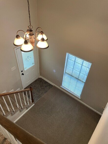 Building Photo - 1545 Sharlo Ave