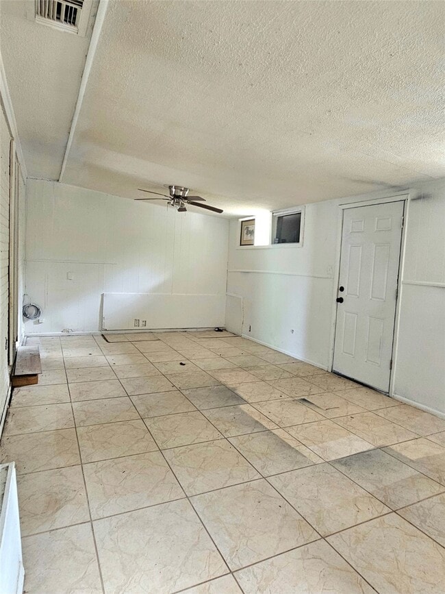 Building Photo - 450 Glenburnie Dr