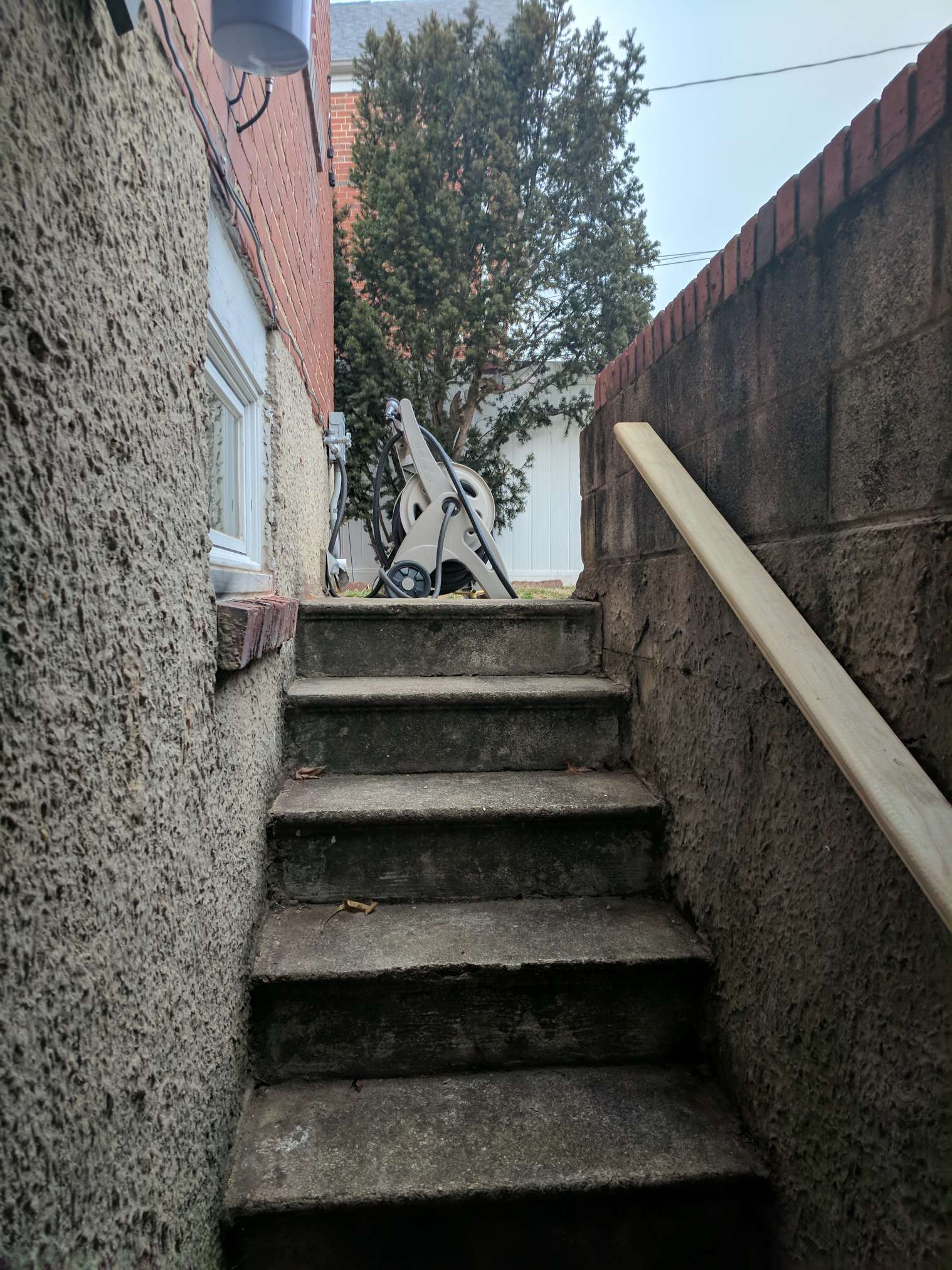 Building Photo - 1219 Brewster st.