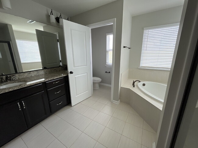 Building Photo - "Charming 4-Bed High Point Home with Granite Elegance & Cozy Fireplace!"