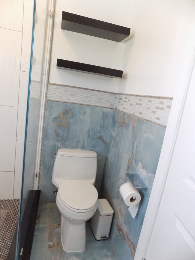 Building Photo - Ranch Style 1 Level, 3Bed/2Bath, Miraleste Pines, Custom Touches Everywhere