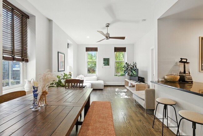 Building Photo - 30-34-34 E Concord St