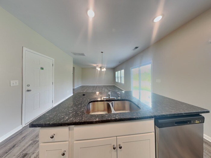 Building Photo - 779 Pointe Andrews Drive