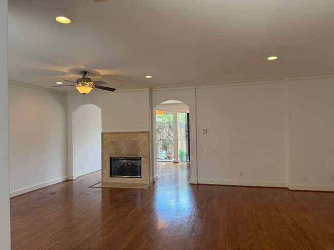 Building Photo - 1315 Whispering Pines Dr