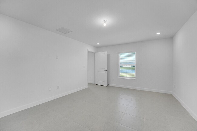 Building Photo - 6394 Windwood Wy