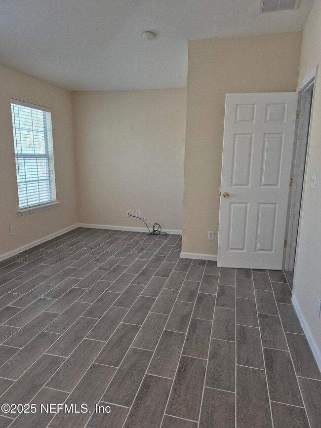 Building Photo - 5851 Parkstone Crossing Dr