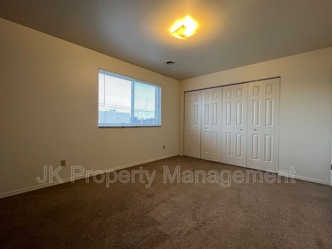 Building Photo - 3409 11th Ave S