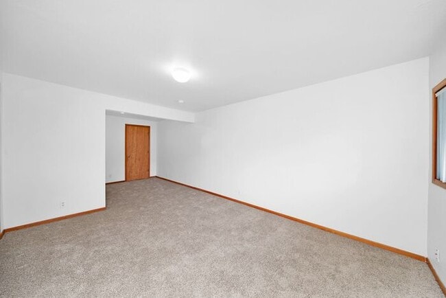 Building Photo - Remodeled 3 bedroom with washer & dryer hook ups