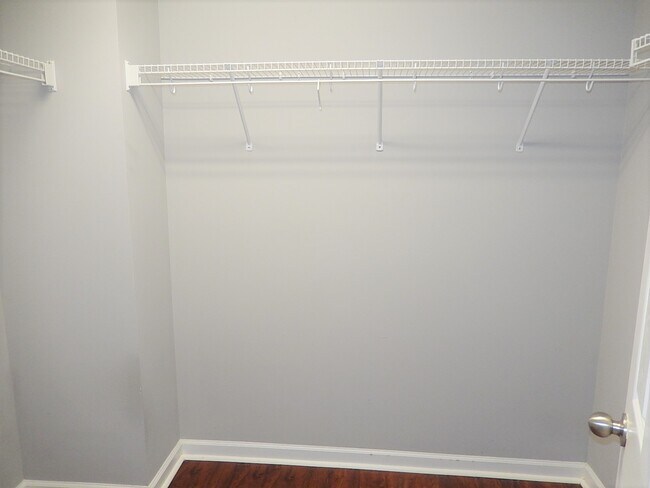 Building Photo - 210 Tallula Ln