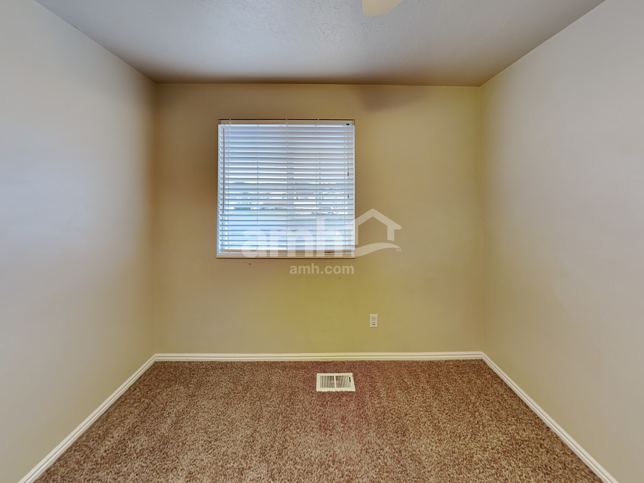 Building Photo - 911 N 2350 W