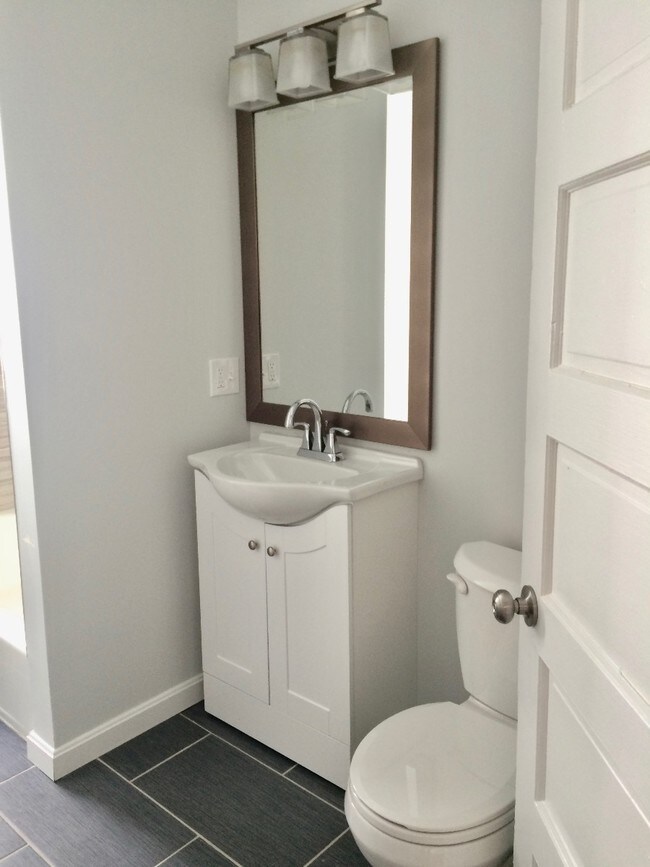 Building Photo - 15 Cawfield St