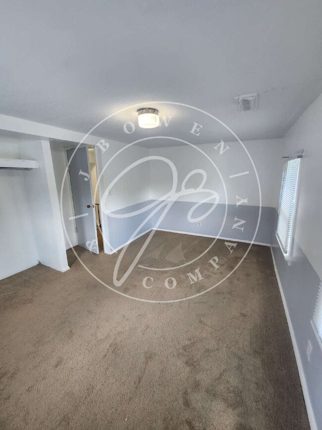 Building Photo - 2 story 2 bed with bonus room! Maumee Scho...