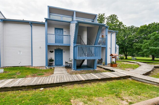 Building Photo - 13151 Walden Rd