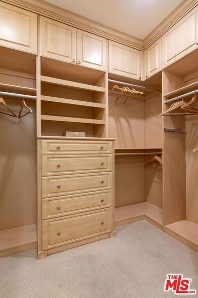 Building Photo - 16123 W Sunset Blvd