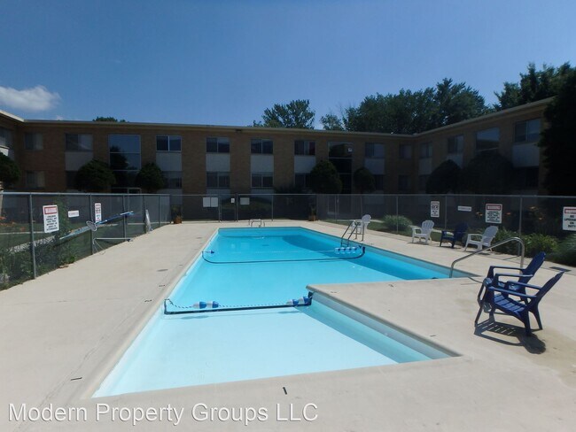 Building Photo - 1728 E Broadway