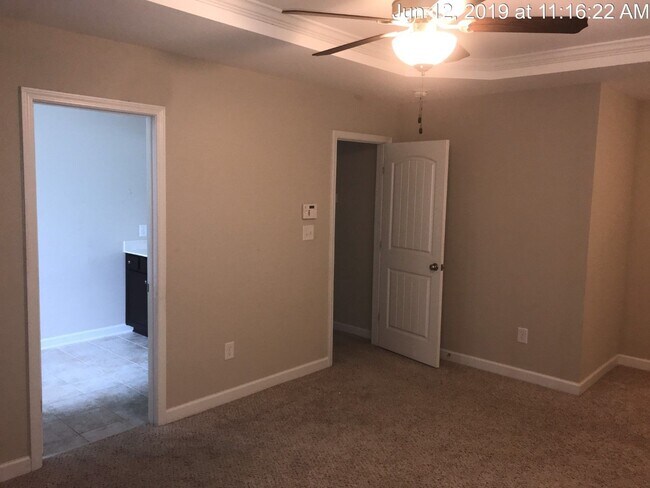 Building Photo - 124 Sorrel Ct