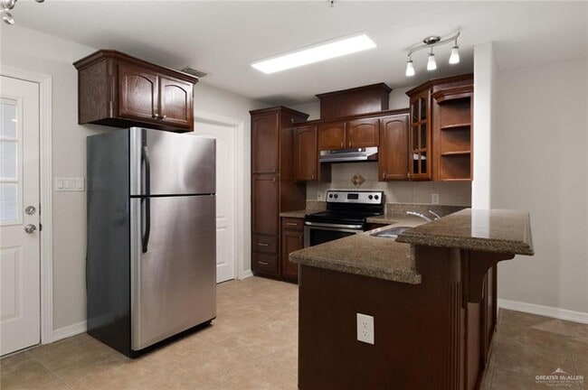 Building Photo - 12 S 48th Ln