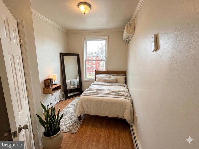 Building Photo - 600 Keefer Pl NW