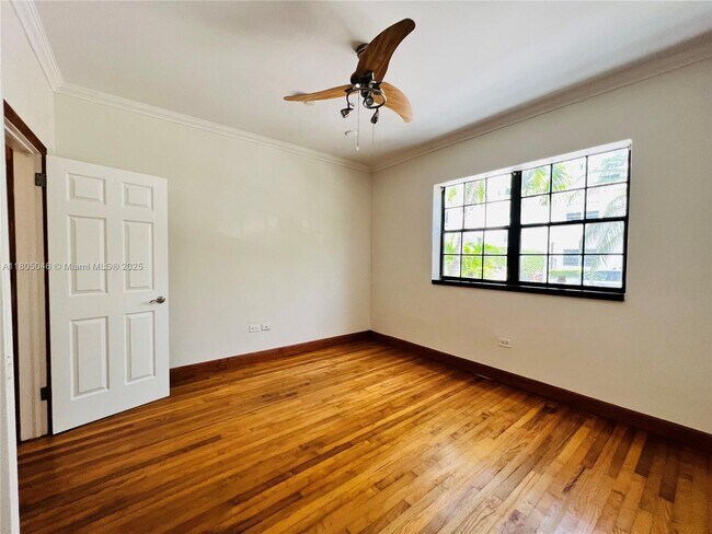 Building Photo - 1470 Lincoln Terrace