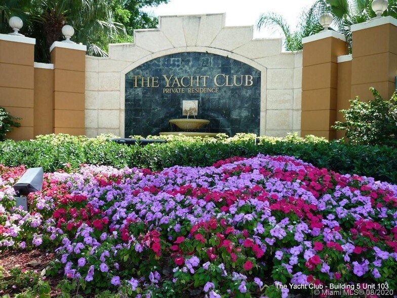 Primary Photo - 19501 E Country Club Dr