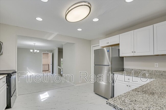 Building Photo - 2349 Henry Cir