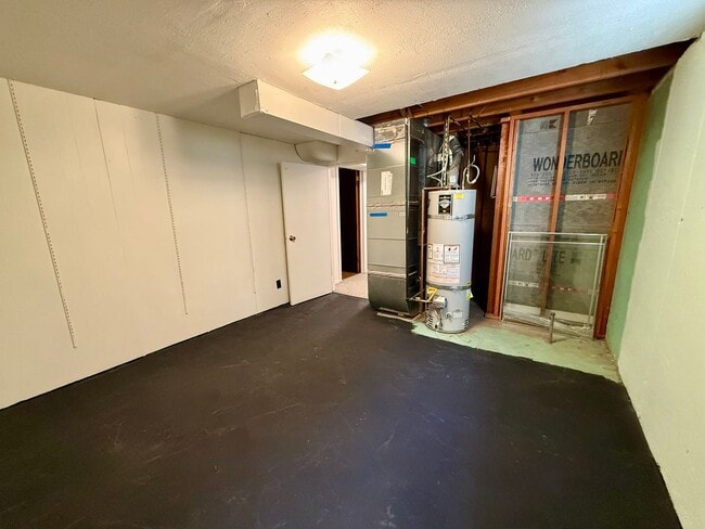 Building Photo - 104 Saranac Dr