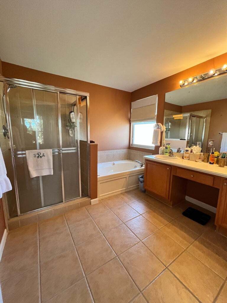 Building Photo - 217 Berenger Walk