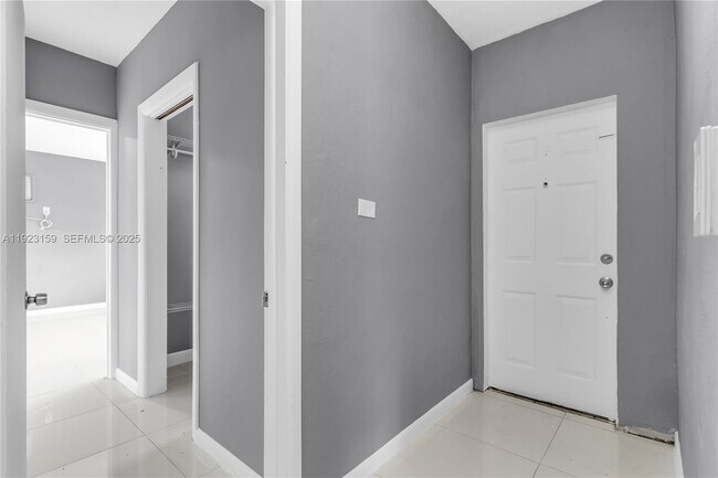 Building Photo - 2221 SW 13th St