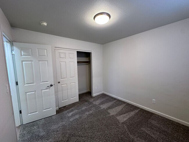 Building Photo - 7821 Cadiz Ct