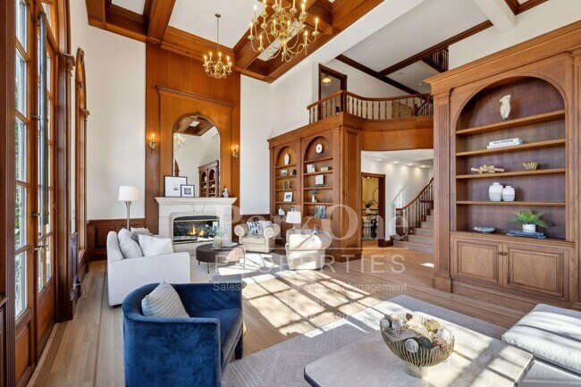 Building Photo - Short term, furnished possible for this magnificent home.