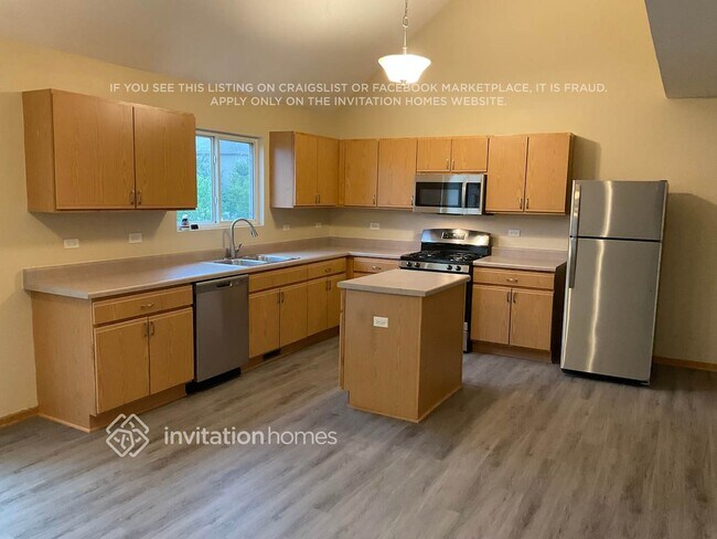 Building Photo - 16323 Zausa Dr