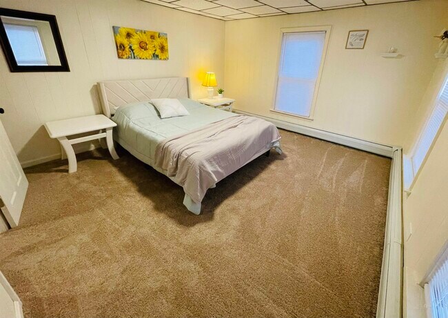 Building Photo - 17 Arch St