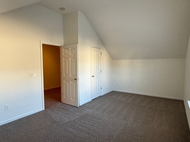 Building Photo - 6319 Elliott Dr