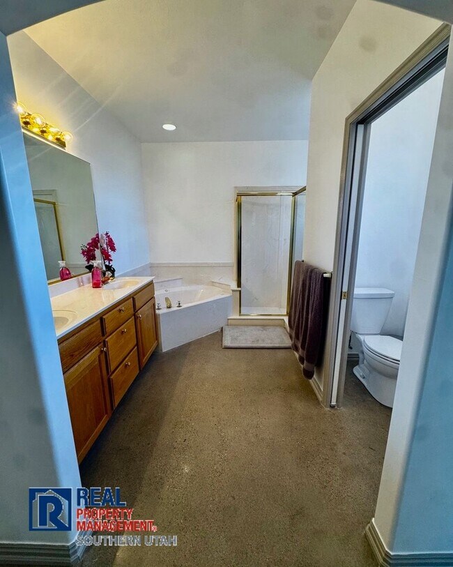 Building Photo - 179 Oasis Dr