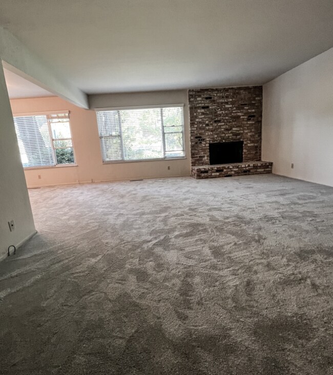 Primary Photo - 2096 Ascot Dr