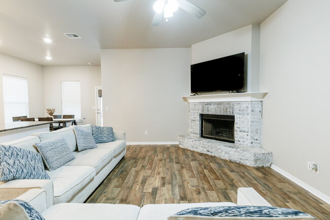 Building Photo - Beautiful 3-Bed, 2-Bath Home In Frenship!