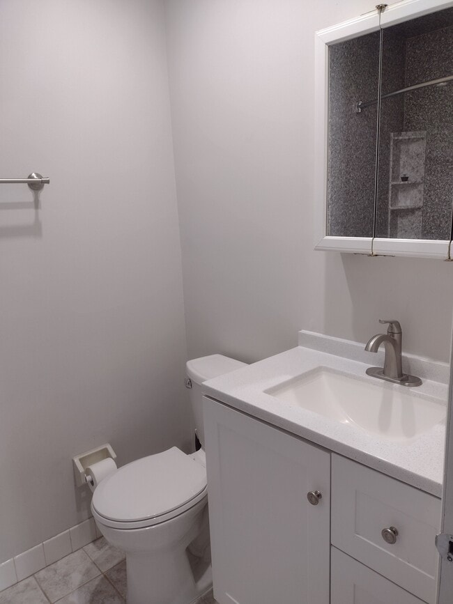 Building Photo - 83 Avon Ln