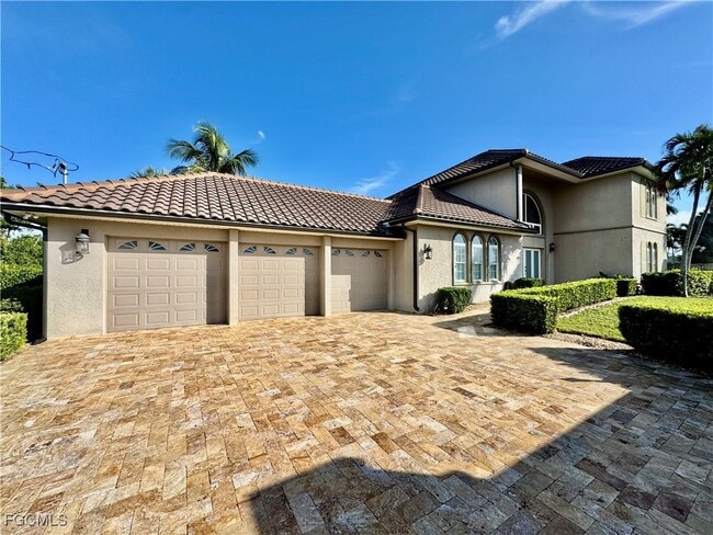 Primary Photo - 14370 McGregor Blvd