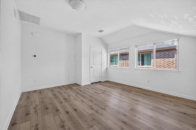 Building Photo - 1261 Rosebush Rd