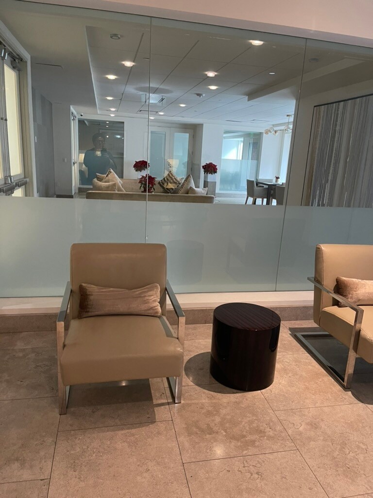Business lounge - 1440 Veteran Ave