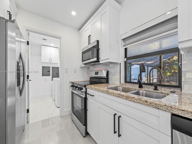 Building Photo - 19850 Franjo Rd