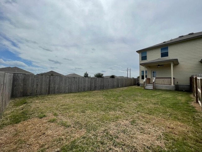 Building Photo - Luxury 3/2.5 Townhouse in NBTX