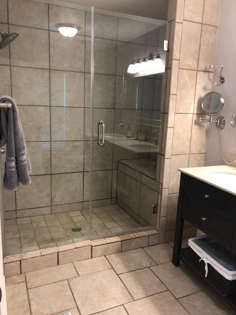 Master Bath - 1605 Elizabeth Blvd