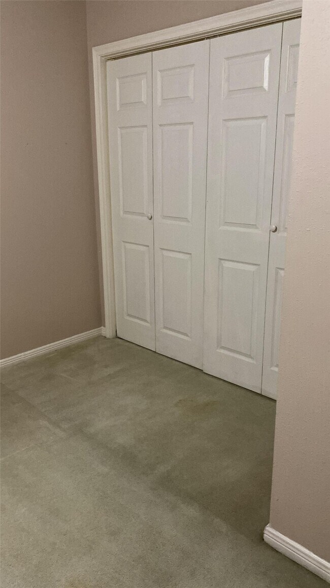 Building Photo - 11818 Plumbrook Dr