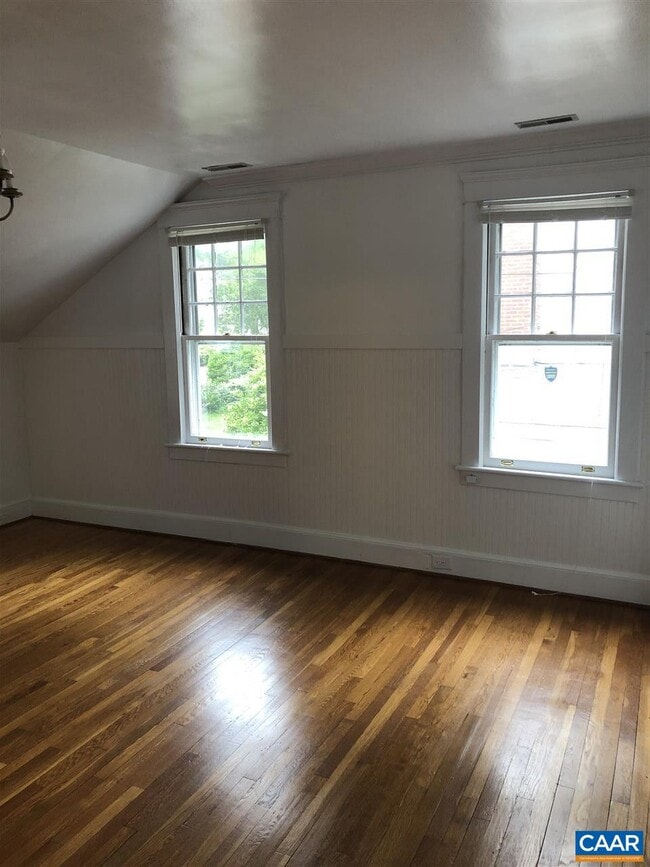 Building Photo - 1933 Lewis Mountain Rd