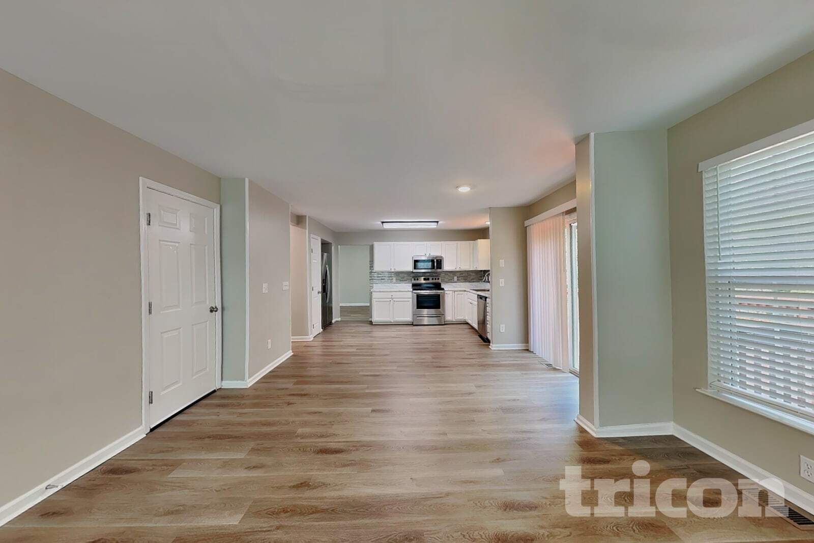 Building Photo - 2536 Bayview Dr